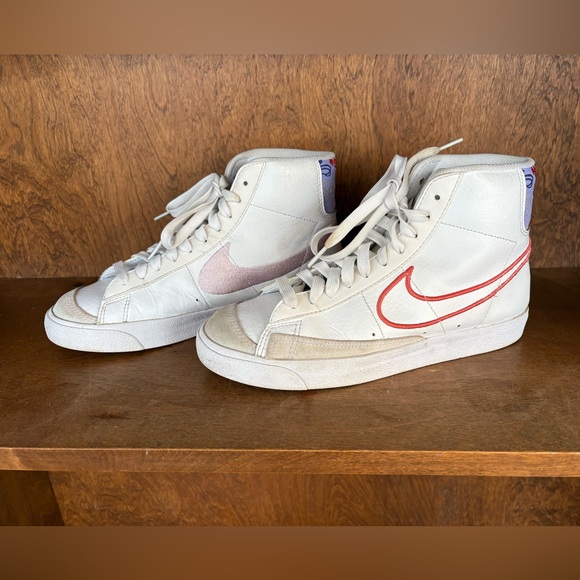 Nike blazers mid 77 Sneakers pink/red swoosh 6.5y/8 women’s - Picture 1 of 8